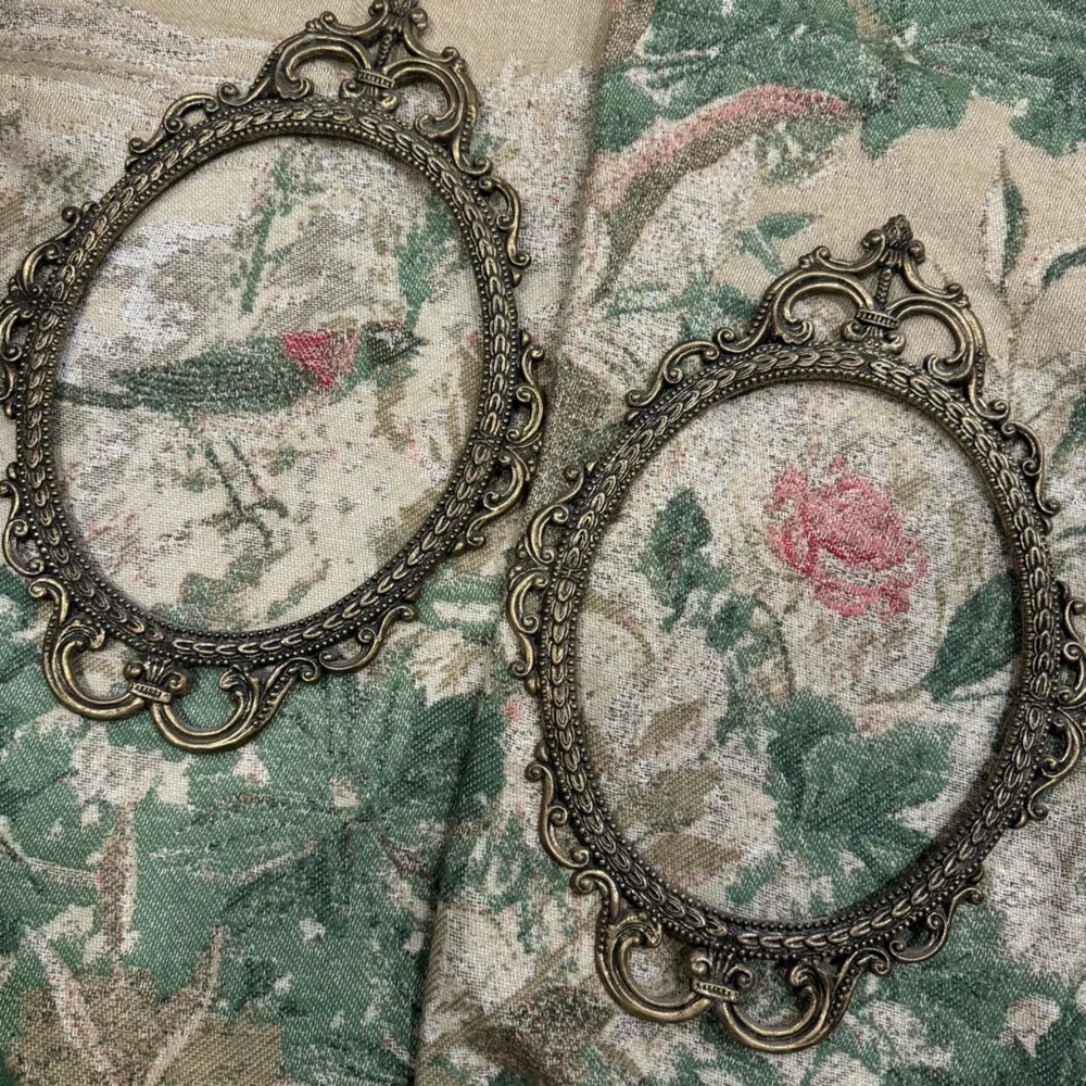 Vintage 1/ Metallic Gold Picture Frame Photo Metal Italian 9.5” x11.5”